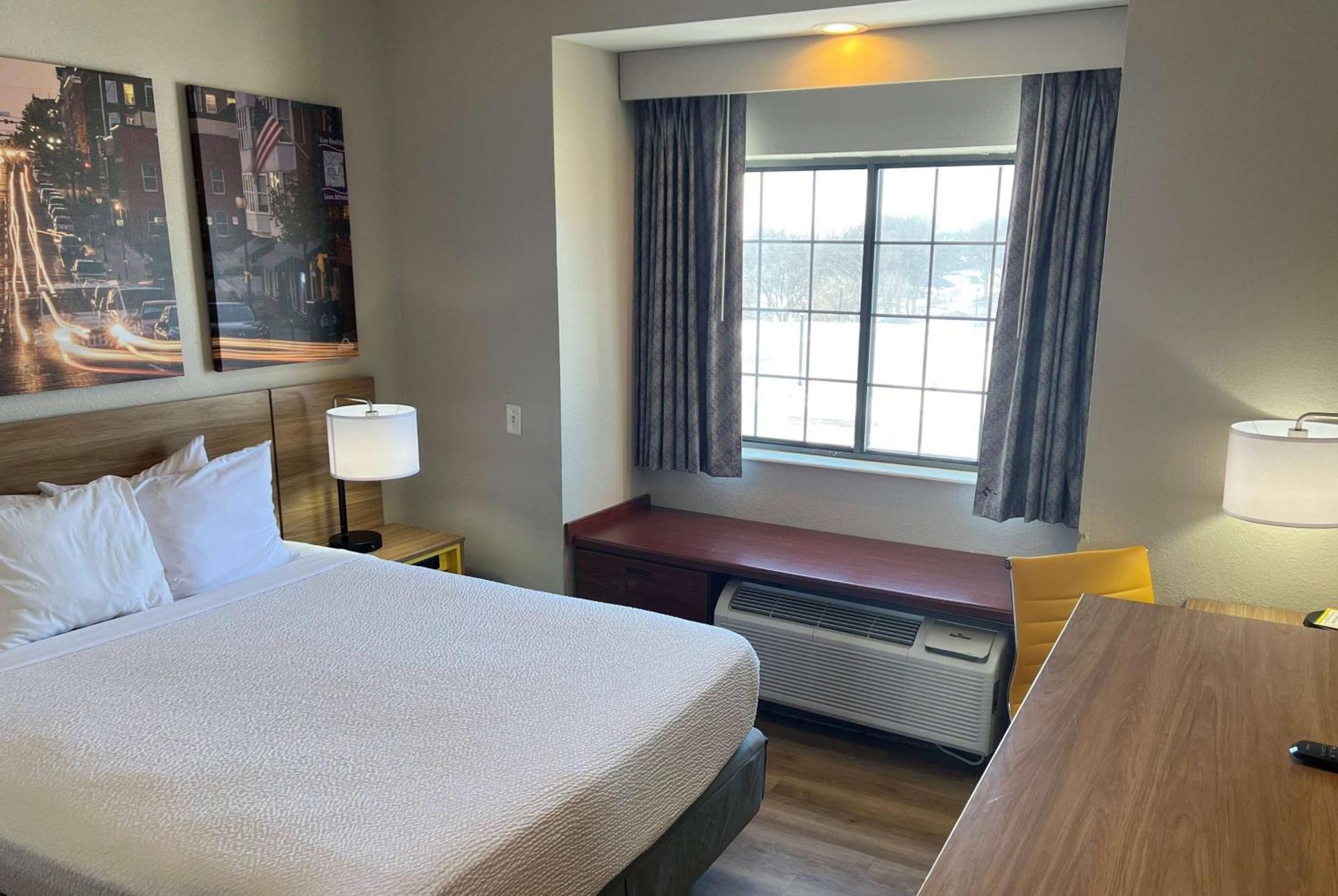 Days Inn By Wyndham Near Kansas Speedway Канзас-Сити Экстерьер фото