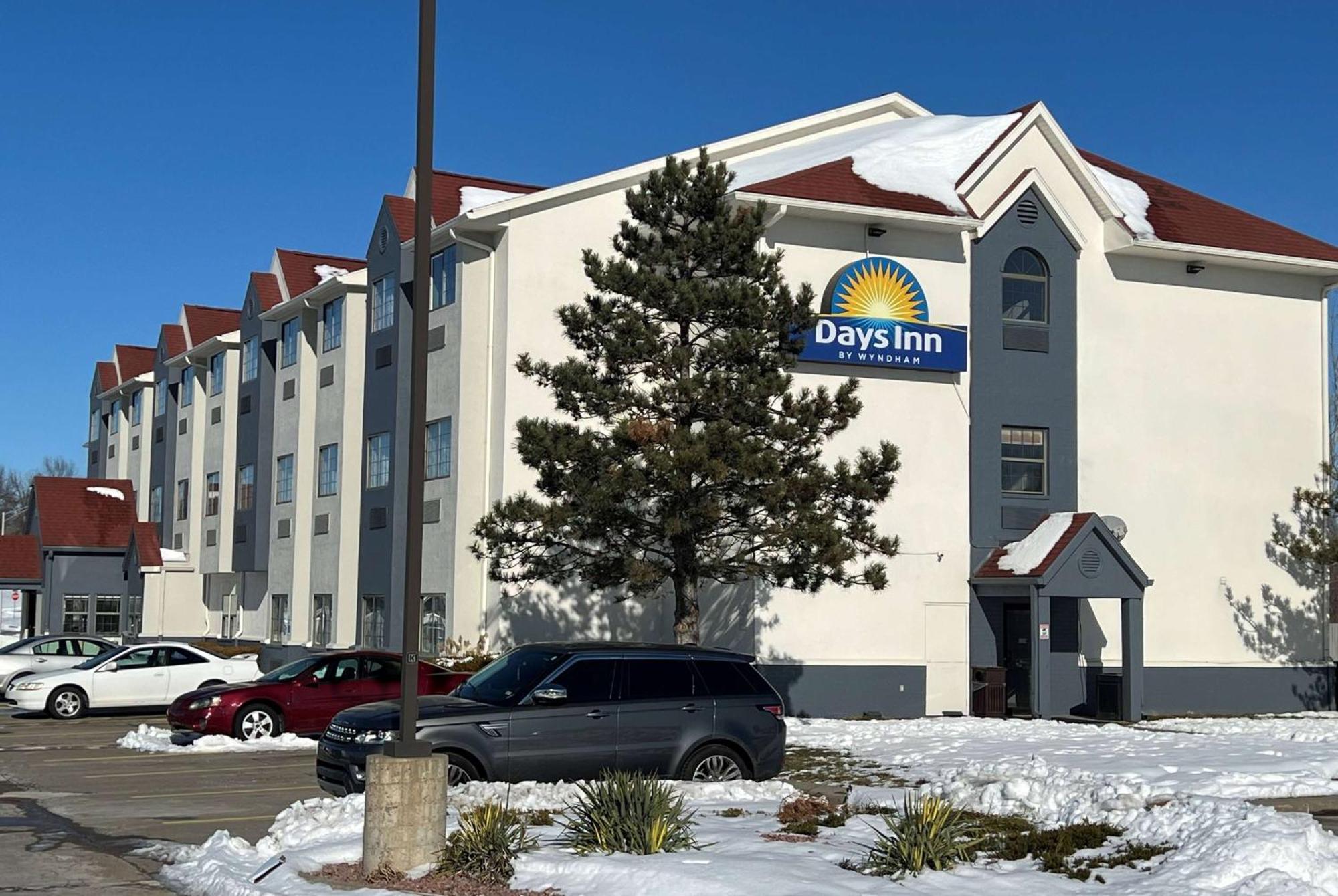 Days Inn By Wyndham Near Kansas Speedway Канзас-Сити Экстерьер фото